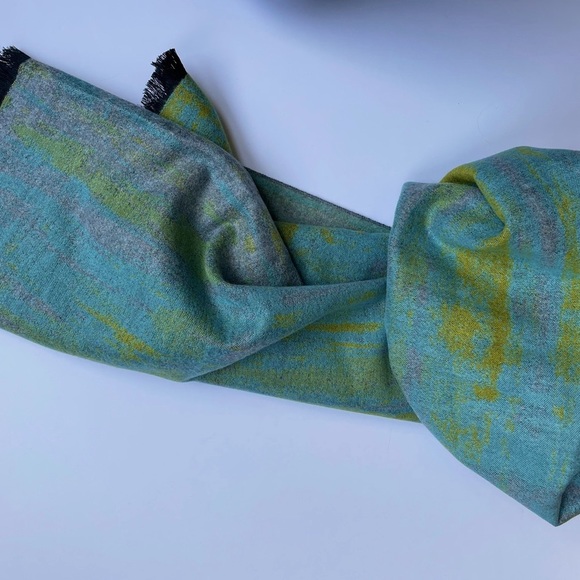 Brushed viscose scarf - Picture 2 of 8